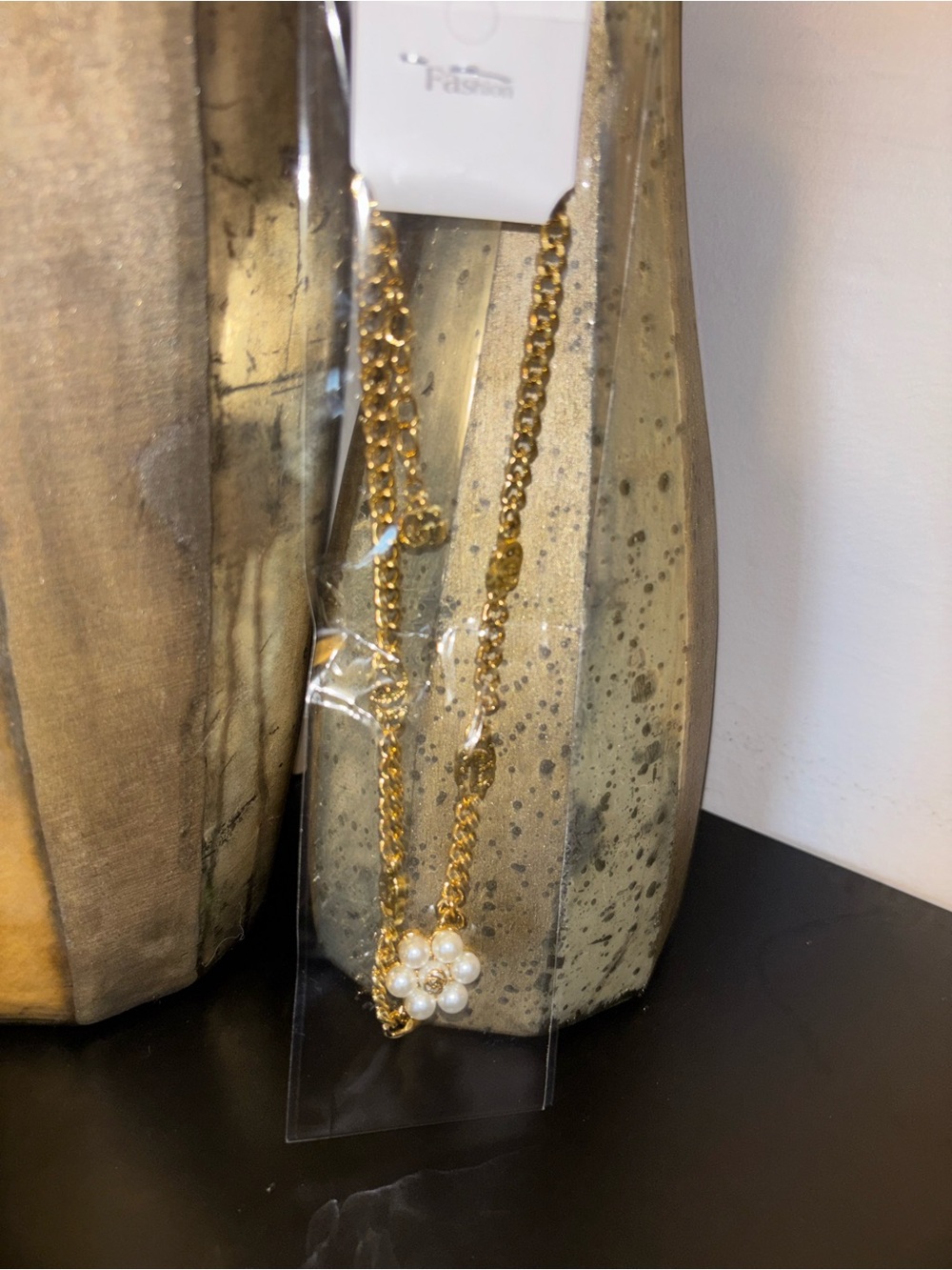 Gold Pearl Flower Pendant Necklace - Women Jewelry - Picture 4 of 4